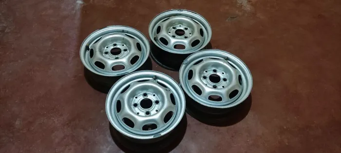 Vendo rodas Volkswagen 13 originais ( o jogo ) 