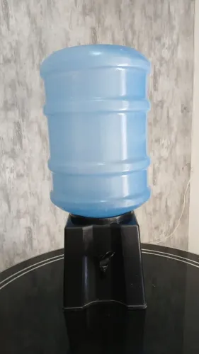 Suporte de Plástico + Galão de Água Vazio 20 Litros