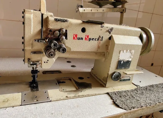 MÁQUINA DE COSTURA INDUSTRIAL DUPLA SUN SPECIAL 
