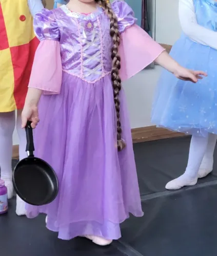 Fantasia Rapunzel 6 anos