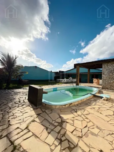 VENDO OU ALUGO - CASA GRANDE 4 QUARTOS, 3 SUÍTES COM ESPAÇO PARA FESTAS