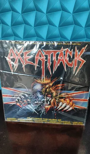 LP RARO - Disco de Vinil: Axe Attack - Coletânea Heavy Metal