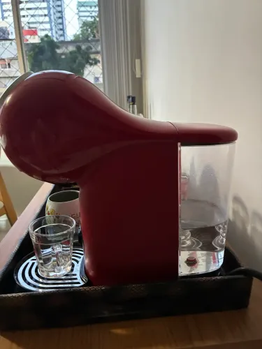 Cafeteira Dolce Gusto para retirada de peças