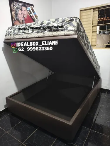 Box baú casal inteiro / Amplo espaço pra armazenamento.