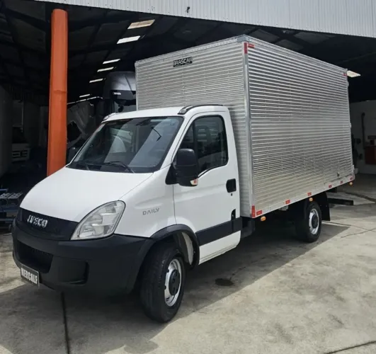Transfiro a dívida,Iveco Daily baú 35s14 ano 2018