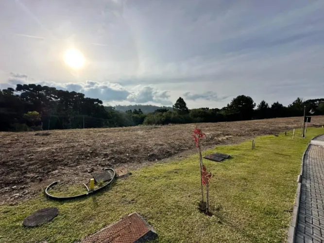 Terreno em Condominio - Bairro Laken
