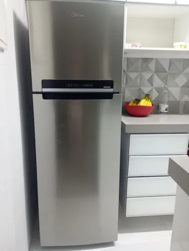 Geladeira nova, uma semana de uso, Midea