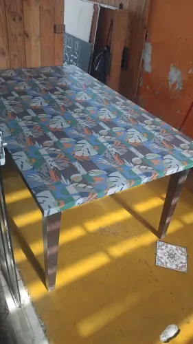 Mesa pra sair logo!!!Urgente!150 reais.