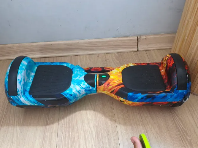 Desapego hoverboard, pouco usado.