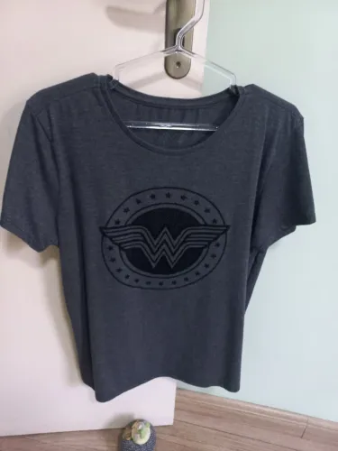 Camiseta feminina cinza - Mulher Maravilha - C&A - Tam. G - Em excelente estado