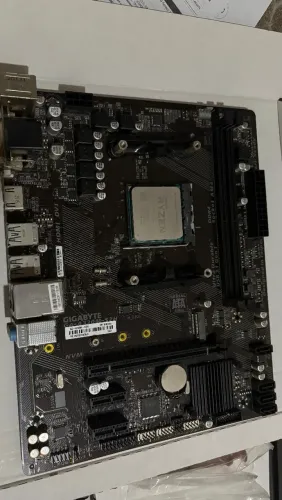 AMD Ryzen 7 1700 + gigabyte A320m ddr4 am4 suporte 