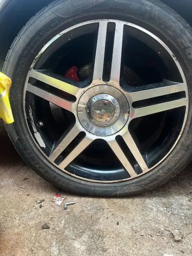 Vende-se rodas aro 17 5 furos, interessados entrar em contato