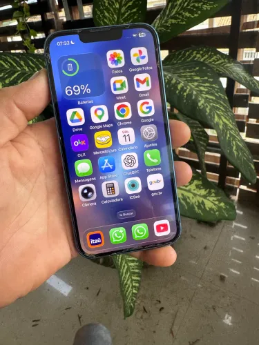 iPhone 13 256 com 97 % de bateria? só precisa trocar a película? 