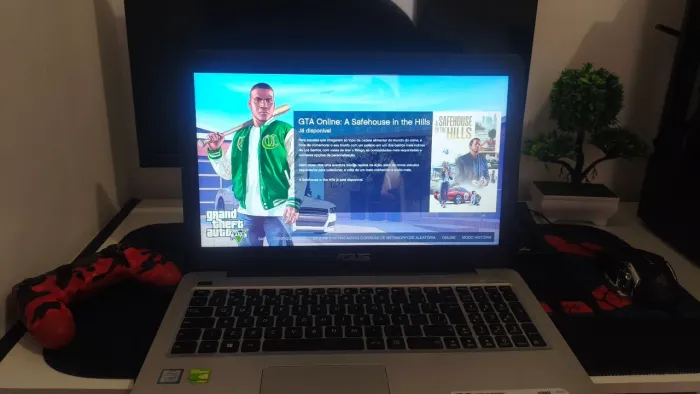 NOTEBOOK ASUS X556U ((RODA GTA V E JOGOS SIMILARES LISINHO ! ))