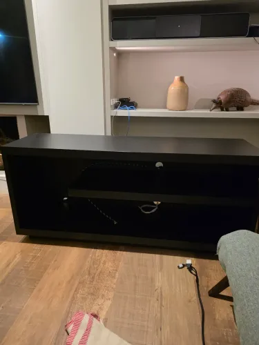 Vendo móvel para TV e aparelhos eletrônicos