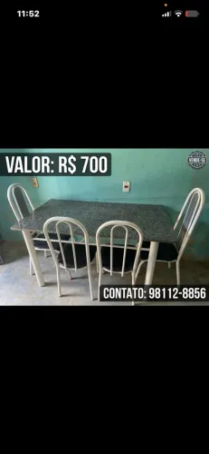 MESA DE MÁRMORE COM 4 cadeiras