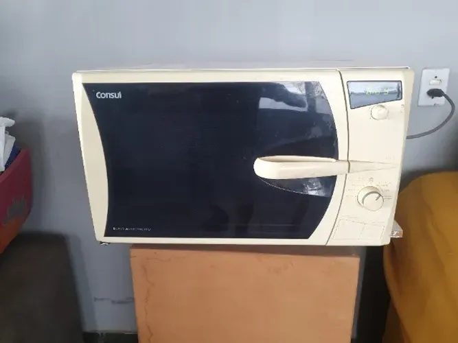 MICRO-ONDAS CONSUL USADO So Heje deixo por R$120