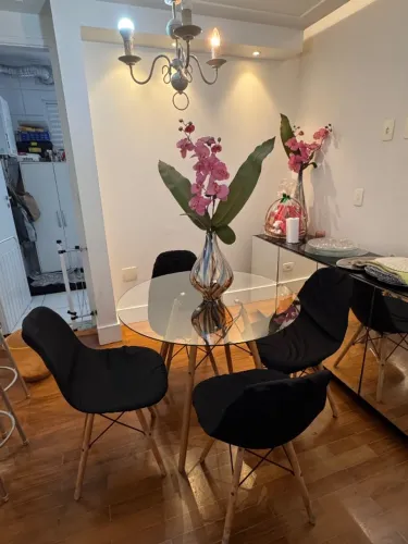 Jogo mesa de jantar de vidro com 4 cadeiras