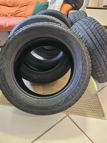 Pneus Goodyear aro 16 medida 205/55. Novos, nunca usados