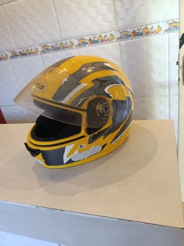 Capacete peels