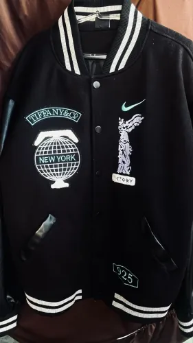 Jaqueta Nike x Tiffany & co