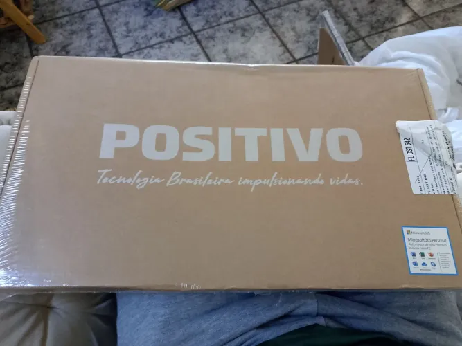 Notebook Positivo LCD 15 zero caixa.