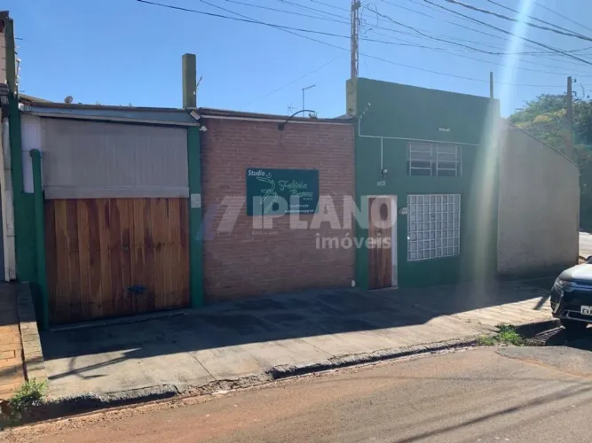 Casa Comercial à Venda no Jardim Santa Paula - São Carlos