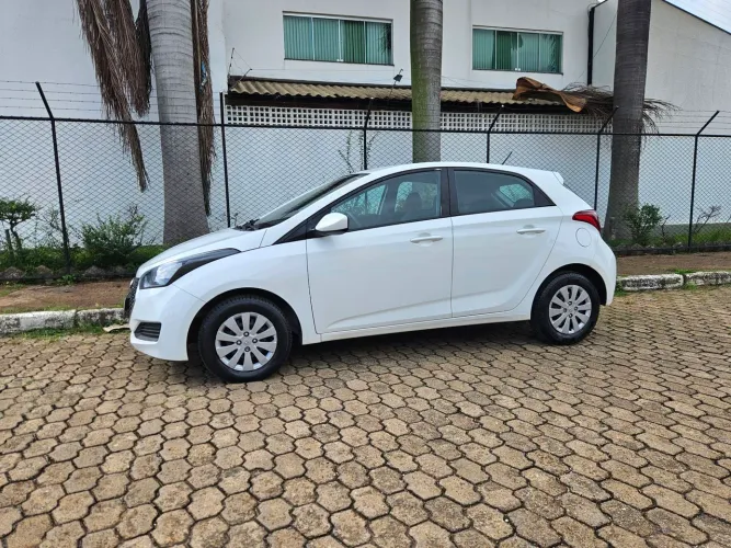 Hyundai HB20 Unique 1.0 Flex 12V Mec. 2019