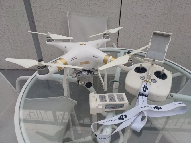 DJI PHANTOM 3 PROFESSIONAL