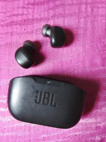 Fone de ouvido JBL com defeito no lado direito