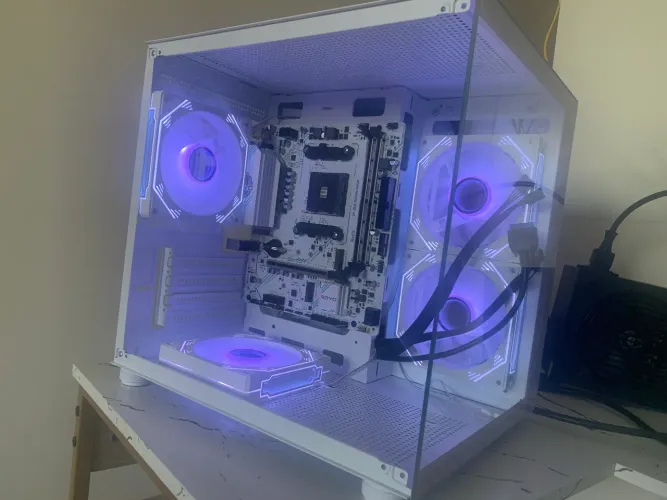 Kit PC Gamer B550M + RX 580 8GB + Gabinete Gamer Branco RGB