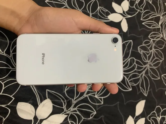 Vendo iPhone 8 ?