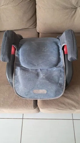 Assento de Elevação Infantil Protege 15 a 36 kg - Seguro, Confortável e Conservado