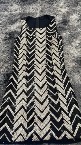 Vestido todo em paetê na frente