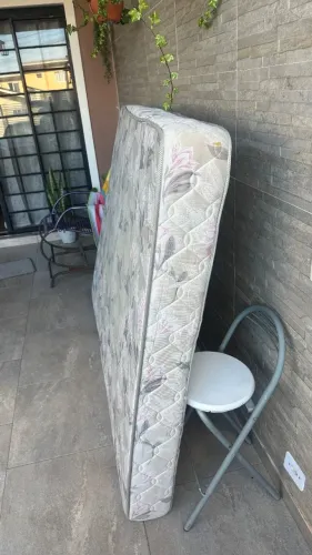 COLCHÃO de casal, ótimo estado .