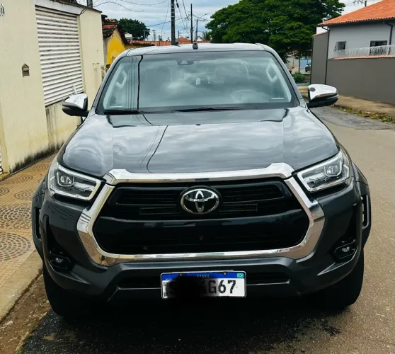 Toyota Hilux CD SRX Plus 4X4 2.8 TDI Die. Aut. 2024