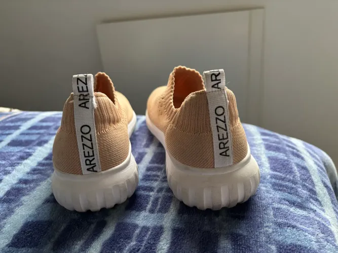 Tênis Arezzo Slip on