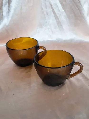 par de xícaras âmbar antigo antiquario raro redondas vintage colecionador rústico cozinha
