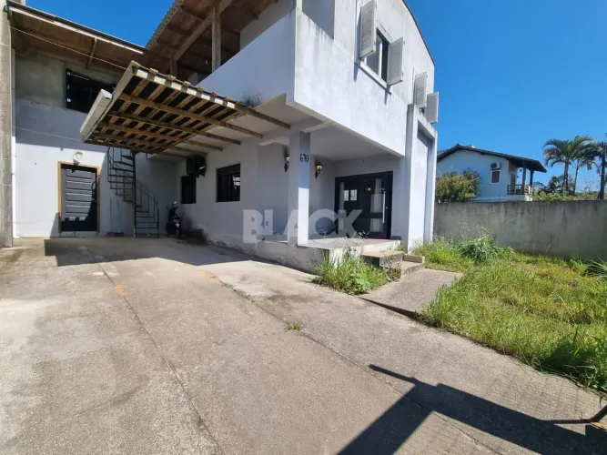 Prédio comercial no Centenário em Torres RS