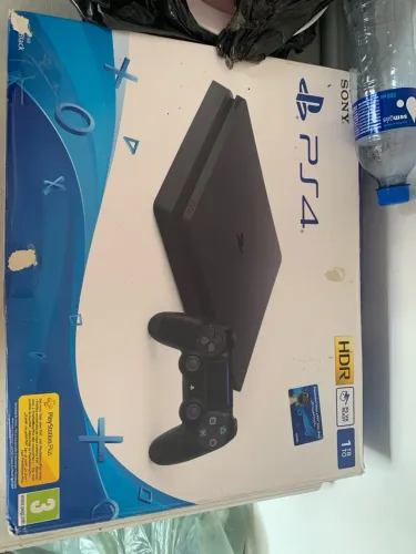 PS4 1TB novíssimo