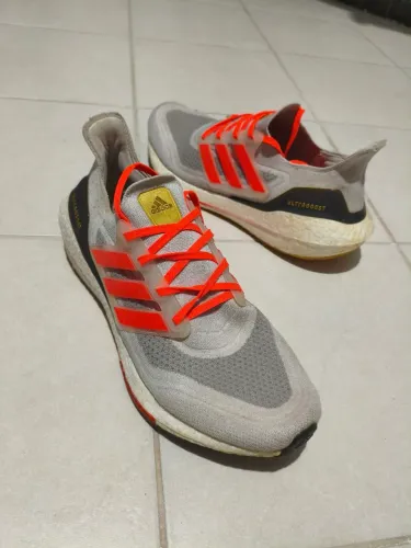 Tênis Adidas Ultraboost Muito Novo (Original) 