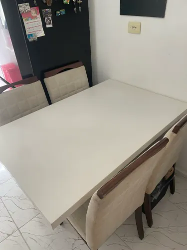 Mesa de mármore branco prime
