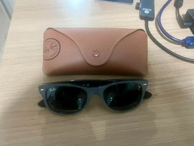 Óculos Ray Ban. Novo. Com estojo