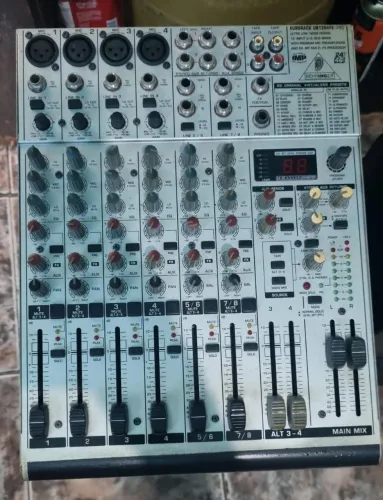Mesa de som Behringer 