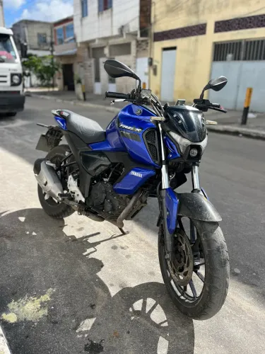 Yamaha FZ15 2024 - 100 mil km - R$15.000 (negociável)