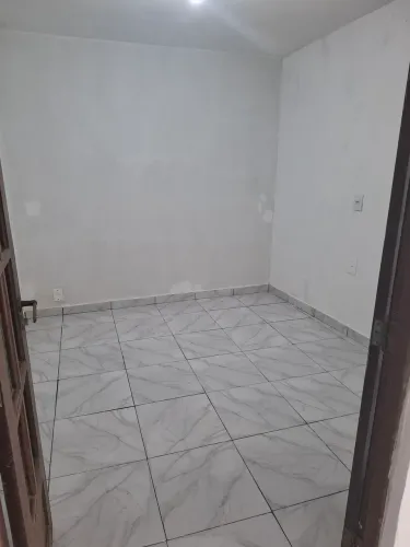 Alugo kitnete na praia do suá vitória disponível a partir do dia 20 .