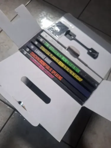 WISE UP - Box livros didático inglês - (Preço negociável)