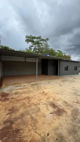 GALPÃO COM 360m²