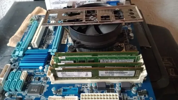 Kit I5 3470 com 8 Gigas DDR3 placa mãe suporta até 32 gigas super nova
