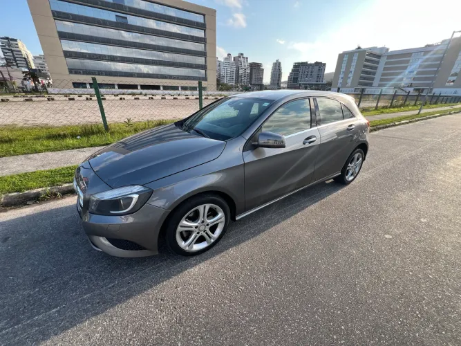 Mercedes-Benz Classe A 200 1.6 TB 16V Urban 156cv Aut. 2014